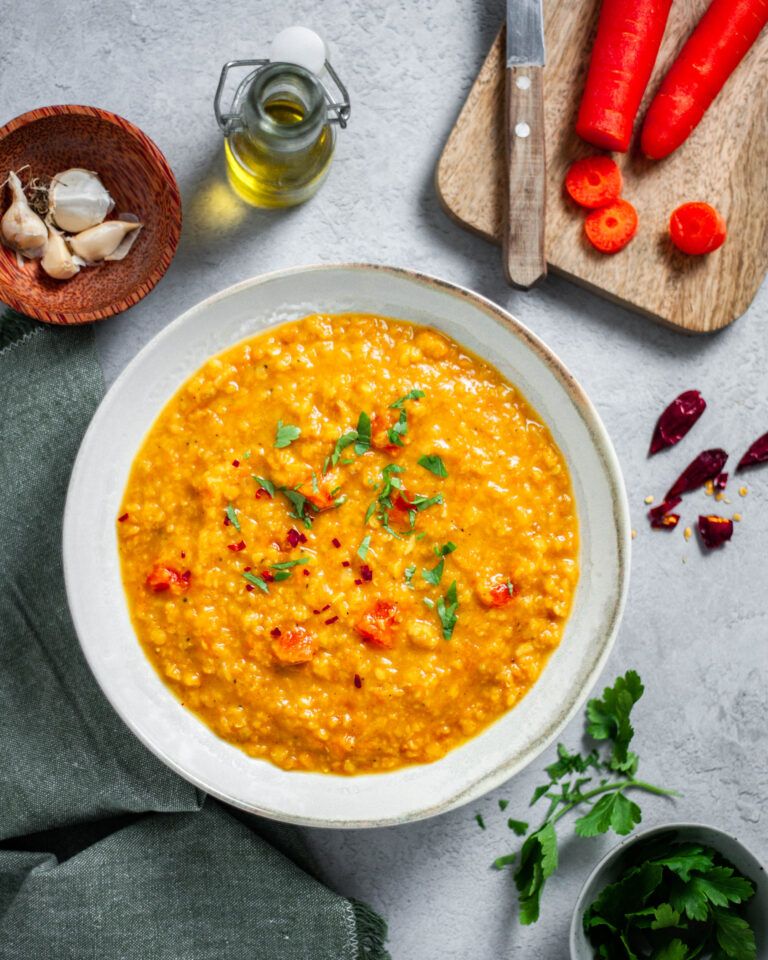 🍛 Vegan Easy Red Lentil Dahl【Recipe】 - Earthy Maite